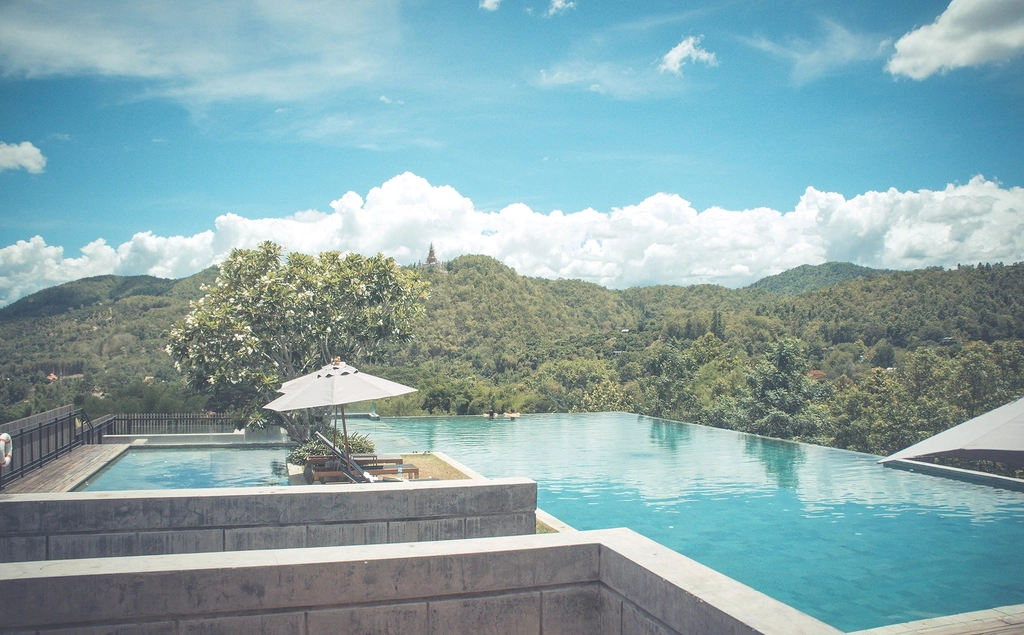 Calm setting at one of the luxury wellness retreats