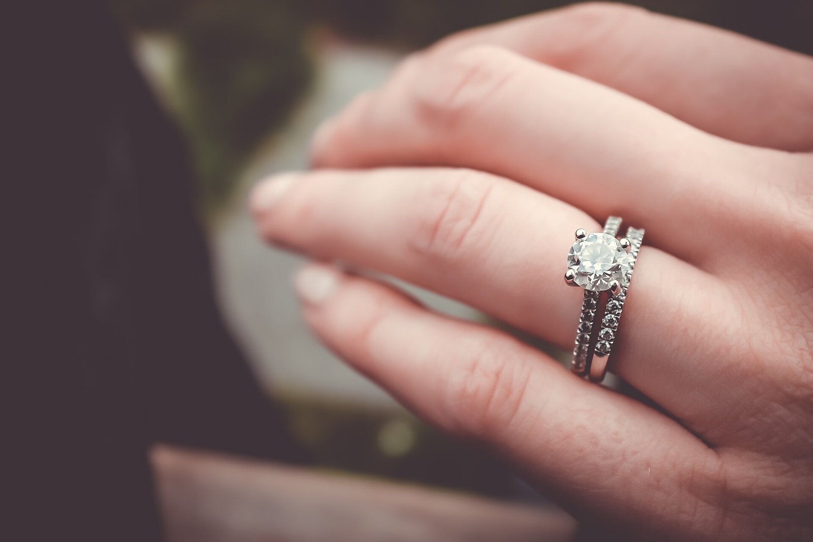Lab-Grown vs Natural Diamonds: Value, Resale and Which to Buy