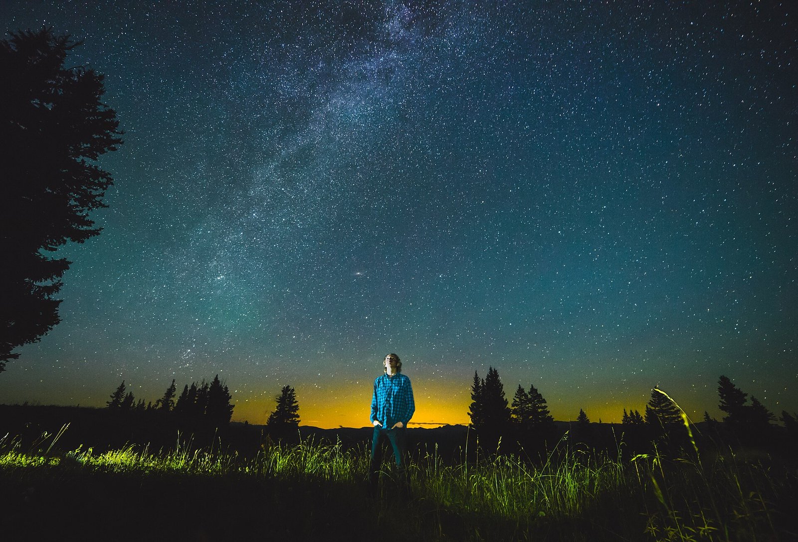 Milky Way over the mountains, a highlight of stargazing hotels