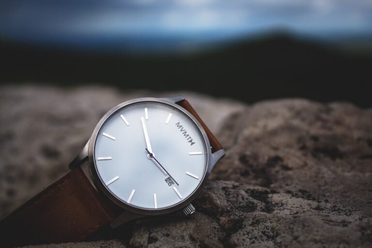 Steel watch on the wrist: is a Rolex worth it